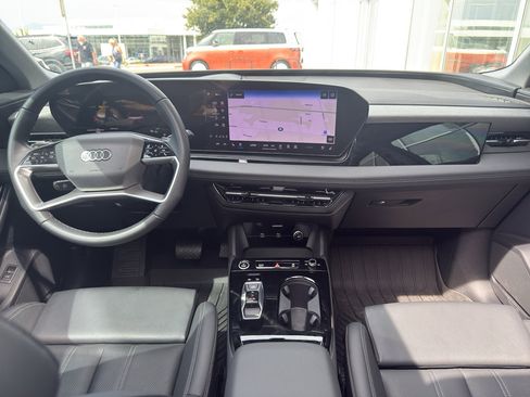 Used 2025 Audi Q6 e-tron Premium Plus image 16