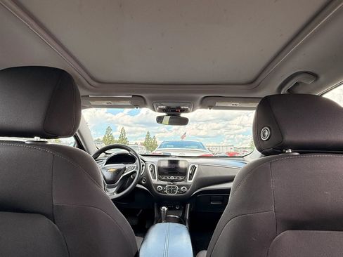 Used 2019 Chevrolet Malibu LT FWD image 23