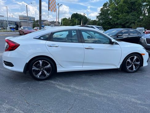 Used 2017 Honda Civic Touring image 10