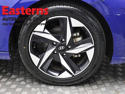 Used 2023 Hyundai Elantra Limited w/ Preferred Accessory Package image 33