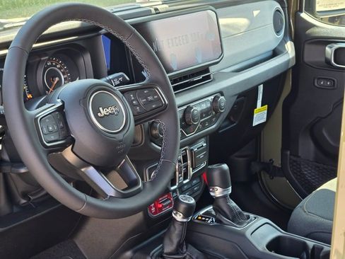 New 2025 Jeep Gladiator Willys image 19