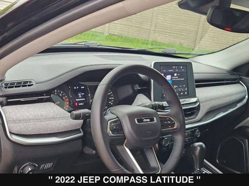 Used 2022 Jeep Compass Latitude w/ Sun and Sound Group FWD image 13