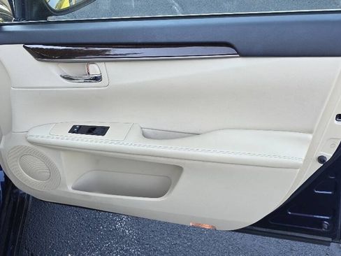 Used 2013 Lexus ES 350 w/ Premium Pkg FWD image 10