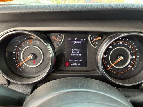 Used 2023 Jeep Gladiator Sport image 8