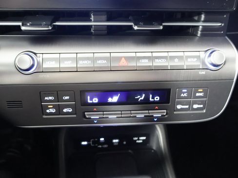 Used 2025 Hyundai Kona SEL FWD image 35