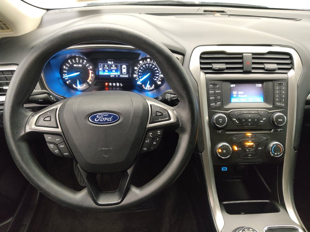 Used 2018 Ford Fusion SE FWD image 22