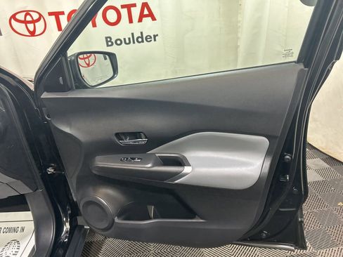Used 2021 Nissan Kicks SR image 11