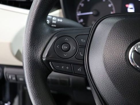 Used 2025 Toyota Corolla LE FWD image 21