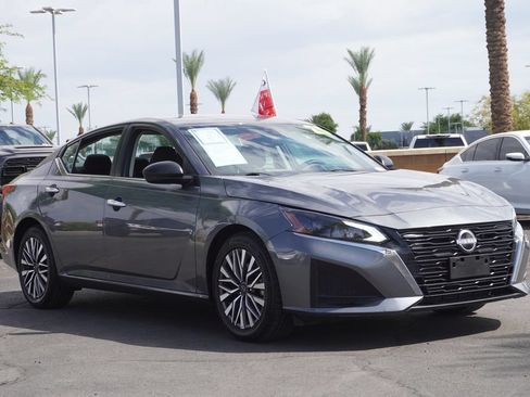 Certified 2025 Nissan Altima 2.5 SV FWD image 4