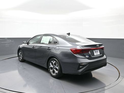 Certified 2021 Kia Forte LXS FWD image 8