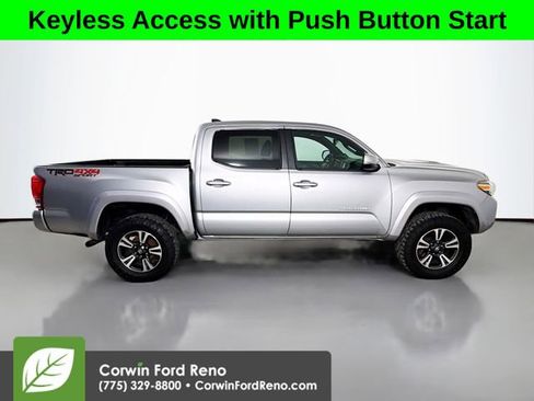 Used 2016 Toyota Tacoma TRD Sport image 8