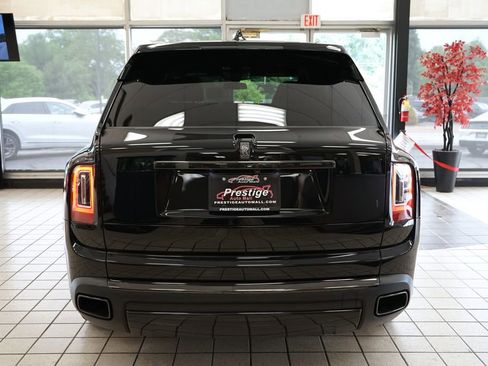 Used 2022 Rolls-Royce Cullinan Black Badge w/ Dark Exterior Package AWD/4WD image 21