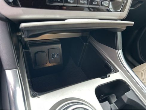 Certified 2024 Ford Explorer XLT w/ Equipment Group 202A image 29