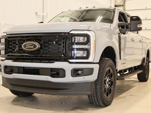 New 2025 Ford F350 Lariat w/ Lariat Ultimate Package image 4