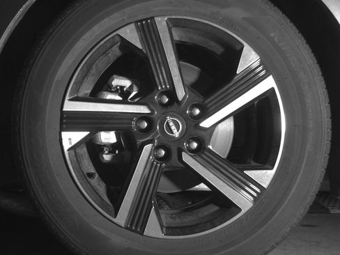 Used 2025 Nissan Sentra SV FWD image 9