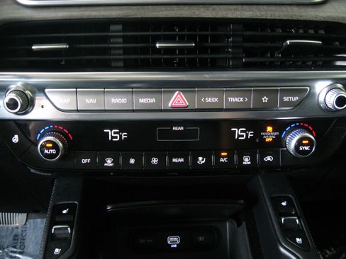 Certified 2022 Kia Telluride EX w/ EX Premium Package image 16