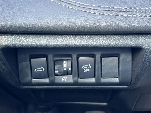 Certified 2025 Subaru Outback Limited image 28