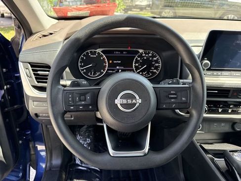 Used 2023 Nissan Rogue S image 14