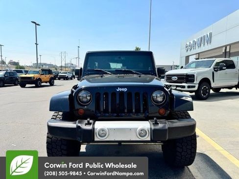 Used 2013 Jeep Wrangler Unlimited Sahara w/ Connectivity Group AWD/4WD image 2