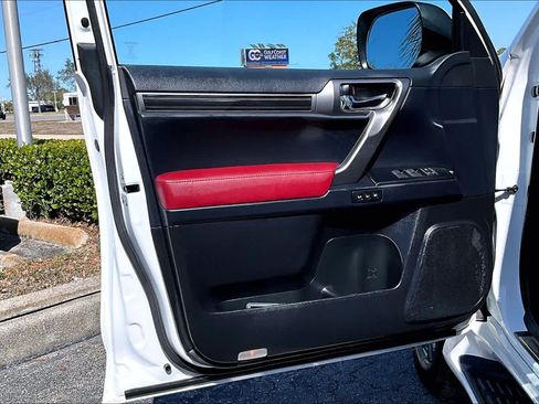 Used 2023 Lexus GX 460 Premium w/ Premium Package image 26