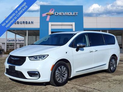 Used 2023 Chrysler Pacifica Limited