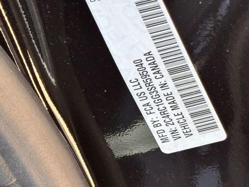 New 2025 Chrysler Pacifica Limited w/ Uconnect Theater Family Group image 25