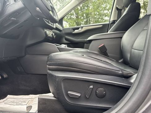 Used 2022 Ford Escape SEL w/ Technology Package FWD image 12