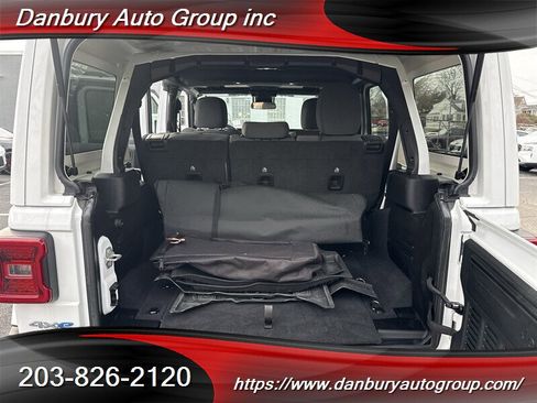 Used 2024 Jeep Wrangler Unlimited Sahara image 15