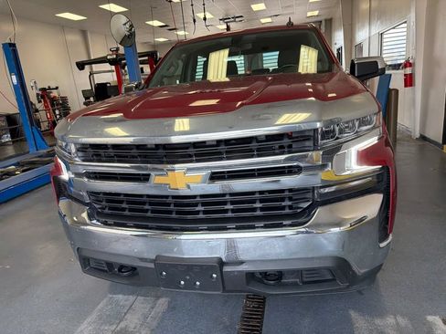 Used 2022 Chevrolet Silverado 1500 LT AWD/4WD image 9