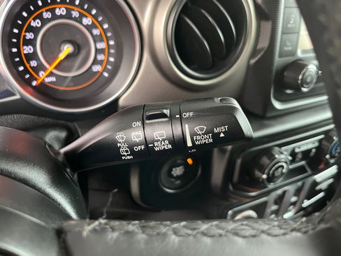 Used 2018 Jeep Wrangler Sport S image 11