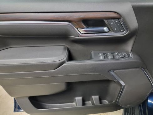 Certified 2023 GMC Sierra 1500 SLT w/ X31 Off-Road Package image 16