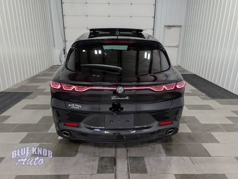 Used 2024 Alfa Romeo Tonale Veloce AWD/4WD image 3