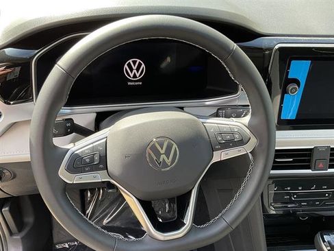 New 2025 Volkswagen Taos SE image 7
