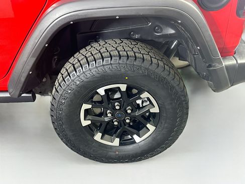 Used 2024 Jeep Wrangler Unlimited Rubicon 4xe AWD/4WD image 11