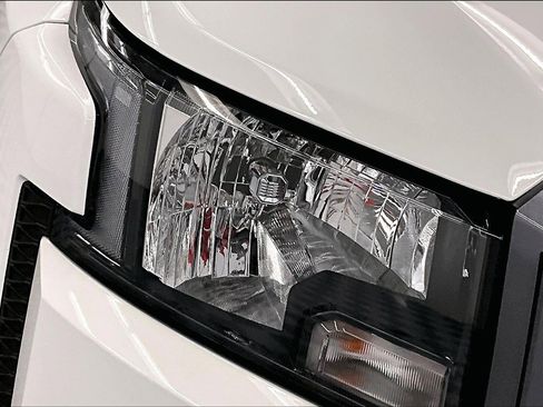 New 2025 Nissan Frontier SV w/ SV Convenience Package RWD image 14