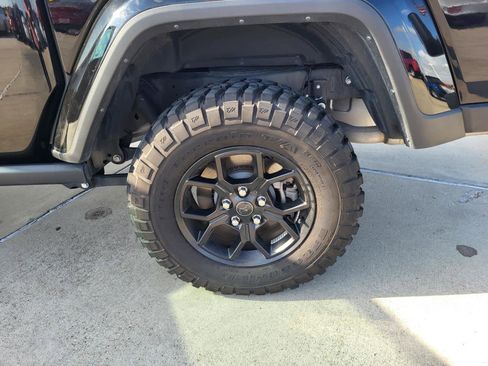 Used 2024 Jeep Gladiator Sport image 27
