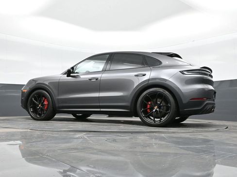 Certified 2025 Porsche Cayenne GTS AWD/4WD image 35
