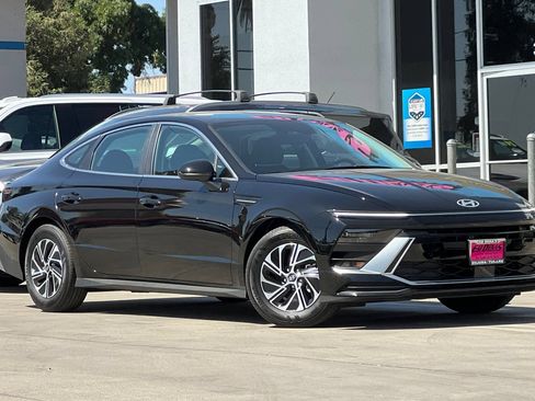 Used 2026 Hyundai Sonata Blue FWD image 2