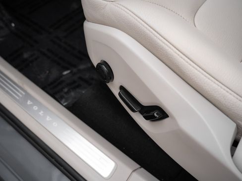 Used 2022 Volvo XC90 T5 Momentum w/ Climate Package image 20