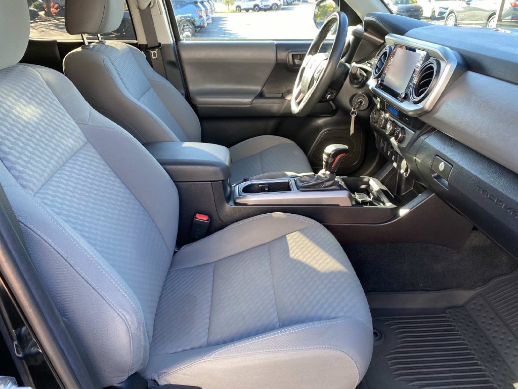 Used 2022 Toyota Tacoma SR5 AWD/4WD image 24