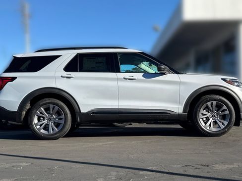 New 2026 Ford Explorer Active w/ Active Comfort Package AWD/4WD image 2