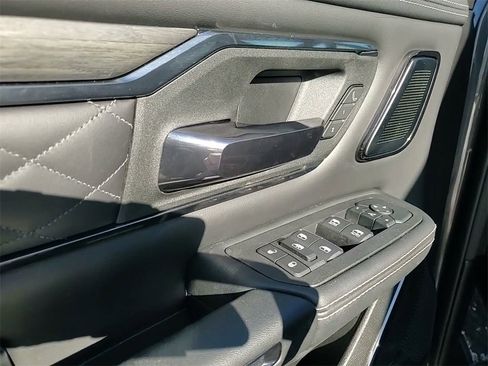 Used 2025 RAM 1500 Limited image 21
