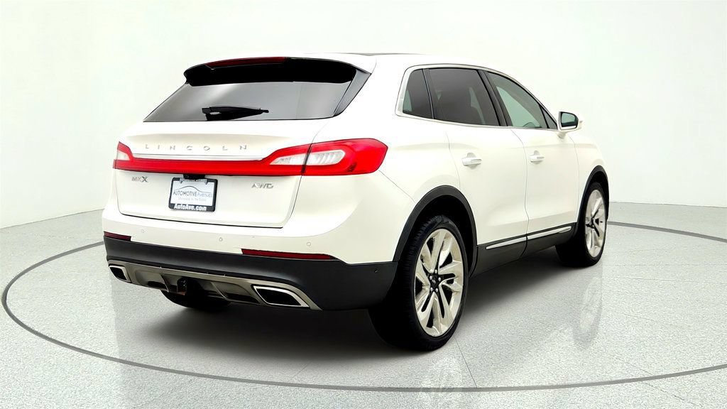 Used 2017 Lincoln MKX Reserve AWD/4WD image 5