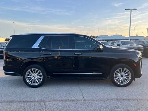 Used 2022 Cadillac Escalade Premium Luxury RWD image 5