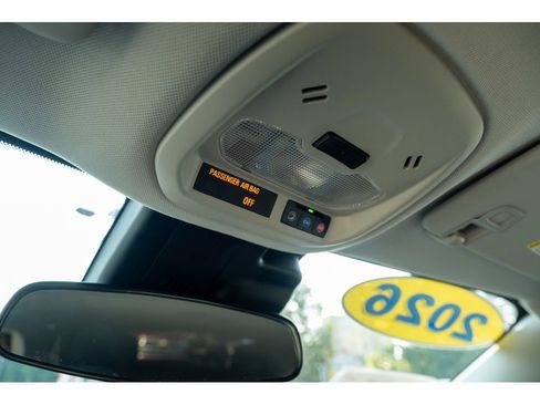 Used 2026 Chevrolet Trax LT FWD image 29