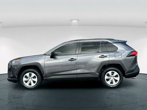 Used 2021 Toyota RAV4 LE image 3