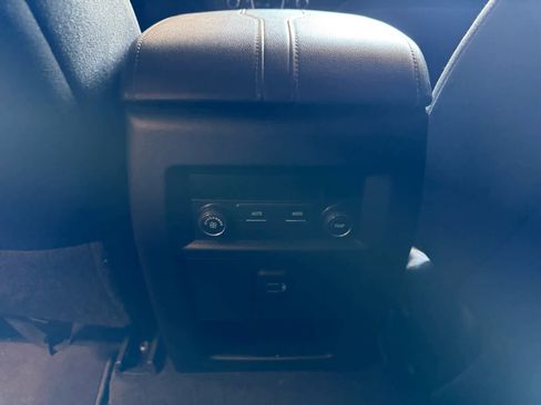 Used 2019 Chevrolet Traverse LS FWD image 13