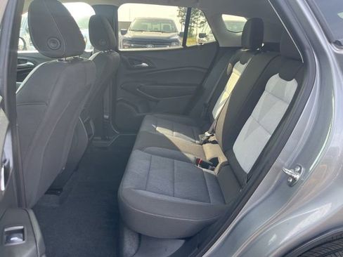 Used 2025 Chevrolet Trax LS w/ Driver Confidence Package FWD image 8