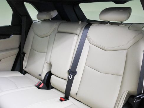 Used 2019 Cadillac XT5 FWD image 25