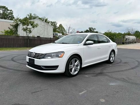 Used 2015 Volkswagen Passat TDI SE FWD image 1